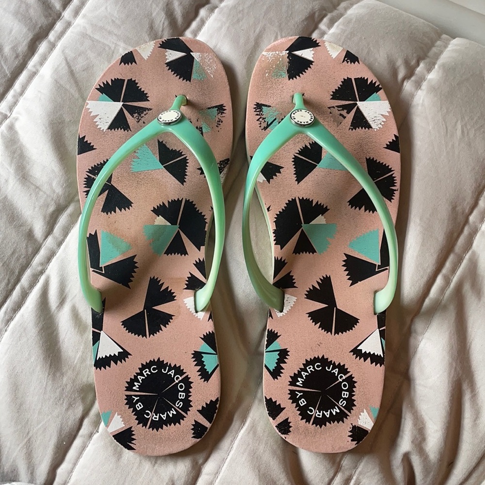 Marc Jacobs flip flops